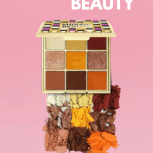 Paleta de sobras, con tonos oscuros y brillosos diferentes de la marca mosaic beauty con un fondo de color rosa.