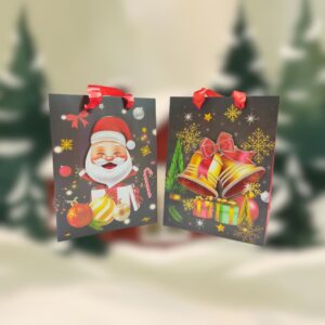 Bolsa de regalo de navidad con decoración 3D con agarradera de listón rojo. Fondo de nieve.